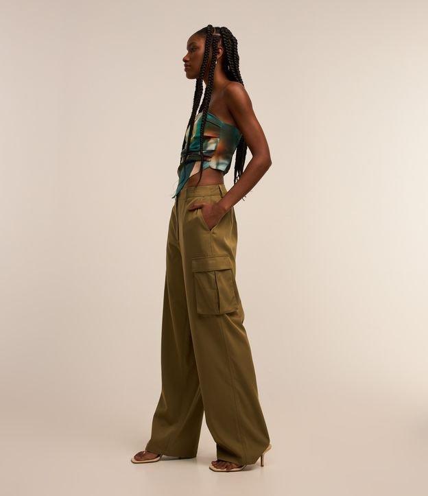 Calça Cargo em Alfaiataria com Bolso Faca - 1