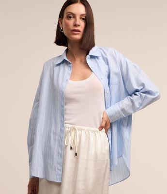 Camisa em Tricoline com Estampa Listrada e Bolso no Peito