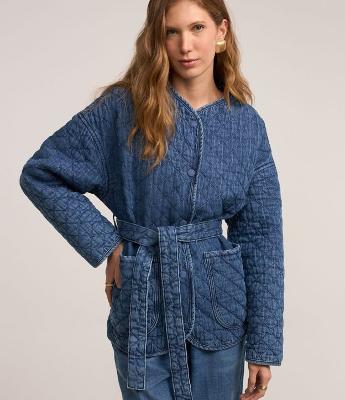 Jaqueta em Jeans com Botões Forrados e Textura Matelassê