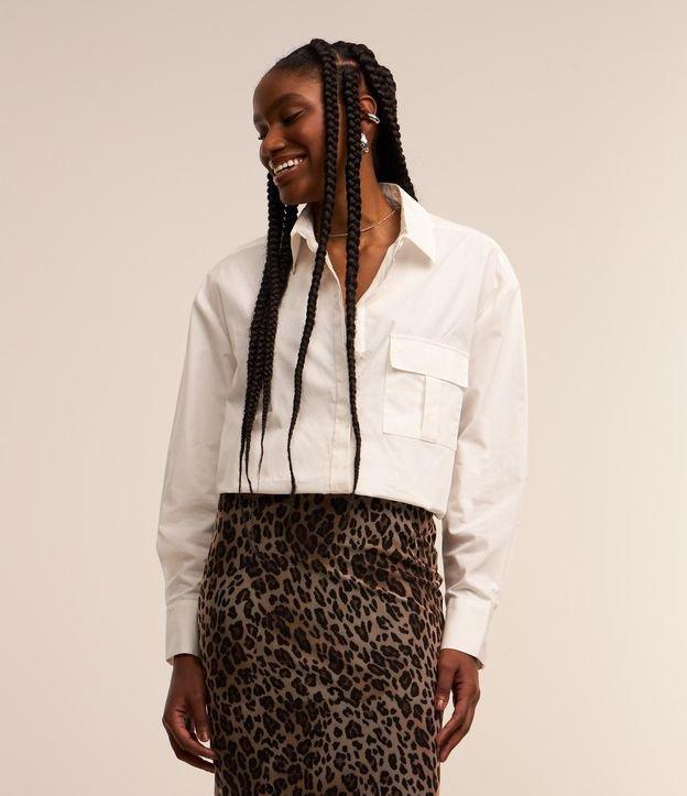 Camisa Alongada em Tricoline com Vista Dupla e Bolso Frontal - 1