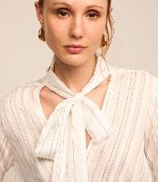 Blusa em Crepe com Amarração na Gola e Estampa Listrada - 2