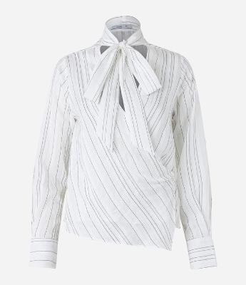 Blusa em Crepe com Amarração na Gola e Estampa Listrada