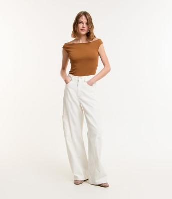 Calça WIde Leg Cintura Alta em Sarja com Recorte Transversal