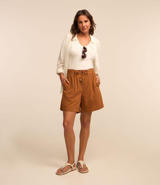 Short Longo em Sarja com Pregas e Miçangas na Amarração - 2