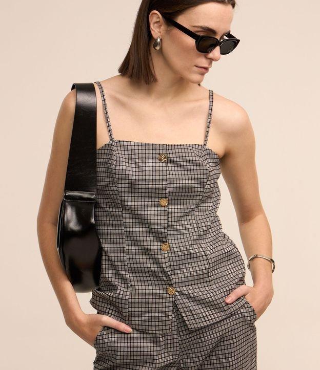 Blusa de Alcinha Alfaiatada com Abotoamento Frontal e Estampa Xadrez - 1