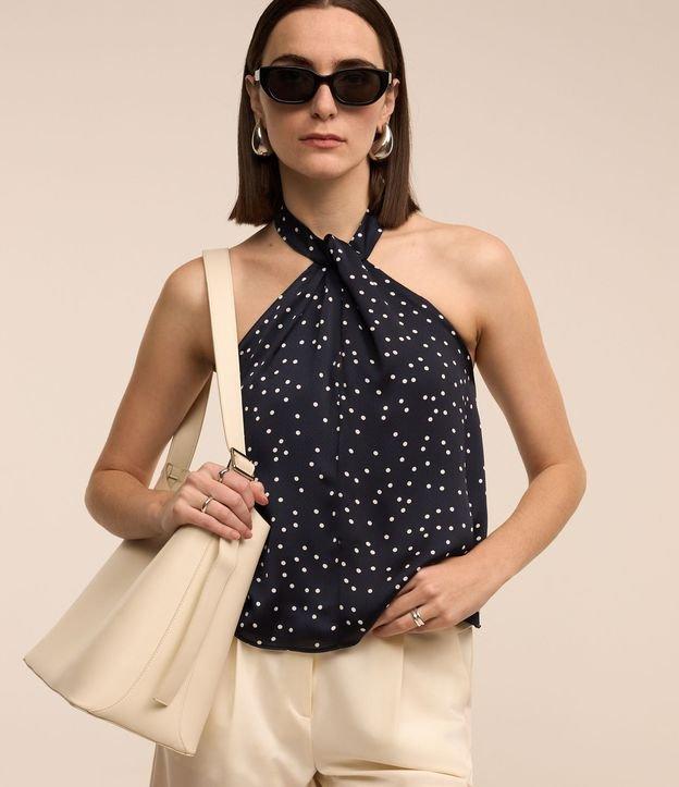 Blusa Frente Única em Tecido Acetinado com Gola Torcida e Estampa Poá - 2