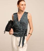 Blusa em Tecido Acetinado com Transpasse Frontal e Amarração - 2