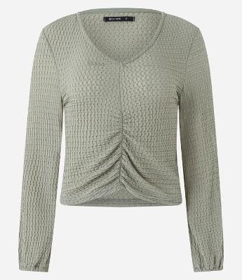Blusa em Poliamida com Texturas e Detalhe Drapeado