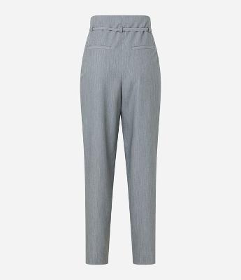 Calça Cenoura Alfaiatada com Amarração no Cós e Pregas