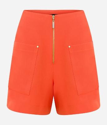 Short em Crepe com Zíper Frontal e Bolsos