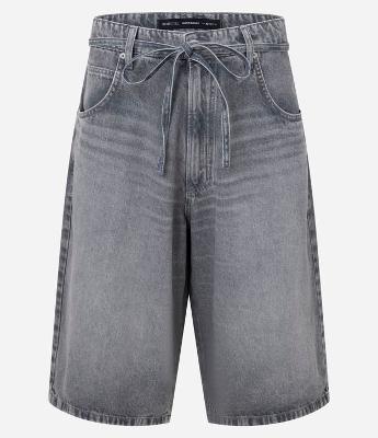 Bermuda Jorts Super Baggy  em Jeans com Cinto Amarração