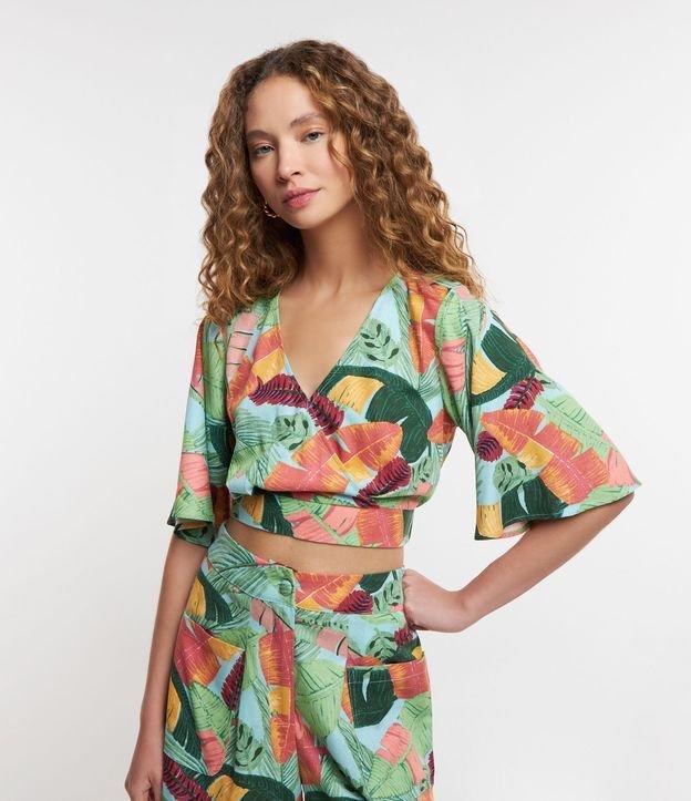Blusa Cropped em Viscose e Linho com Estampa Folhagem - 1