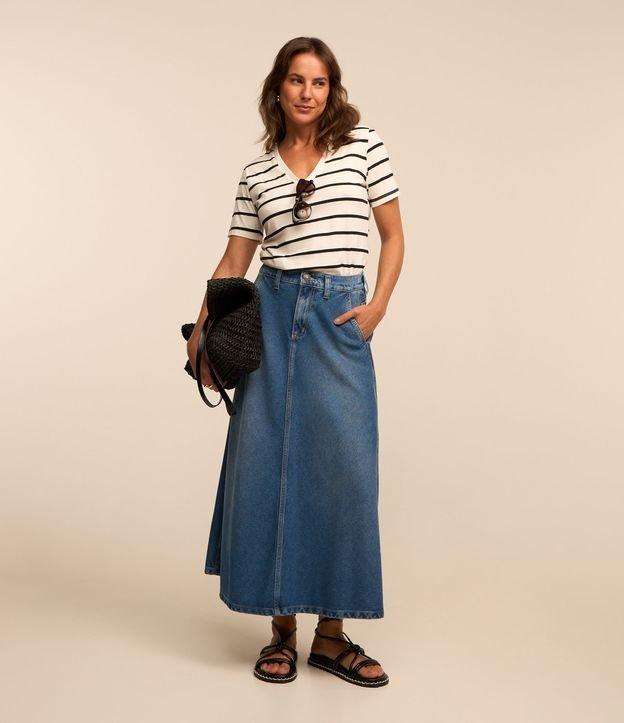 Saia Midi Evasê em Jeans com Recorte no VIés - 2