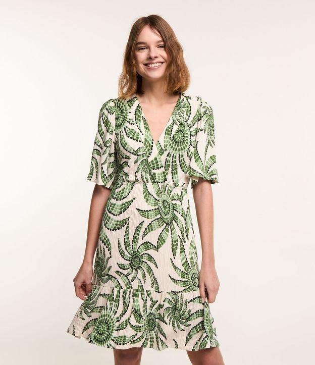 Vestido Curto em Viscose Texturizado com Estampa Floral - 1