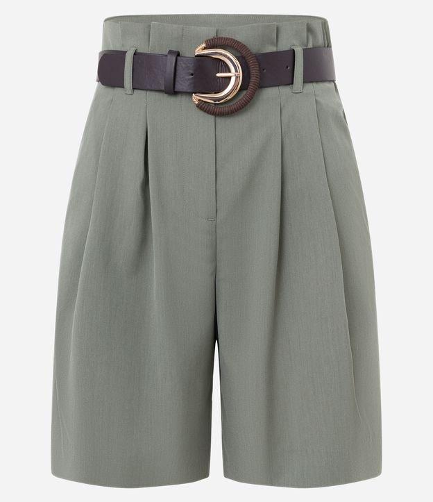 Bermuda Alfaiatada com Pregas Frontais e Cinto Fivela em PU - 1