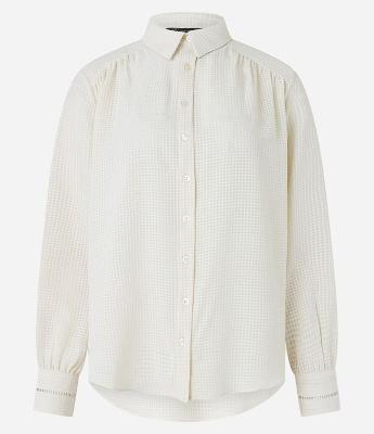 Camisa em Crepe com Pregas no Ombro e Detalhe no Punho