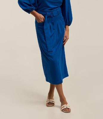 Saia Midi em Viscose com Cinto Fivela e Pregas Frontais