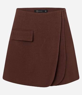 Short Saia Alfaiatado com Textura Maquinetada e Detalhe Camadas