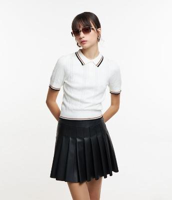 Blusa Polo em Tricô com Mix de Pontos e Listras Contrastantes