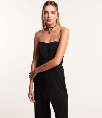 Macacão Pantalona Texturizado com Decote Coração e Detalhe na Cintura