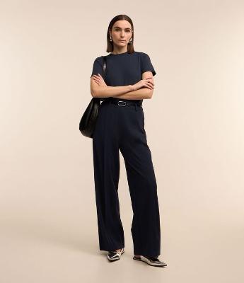 Calça Reta em Crepe com Cinto Fivela