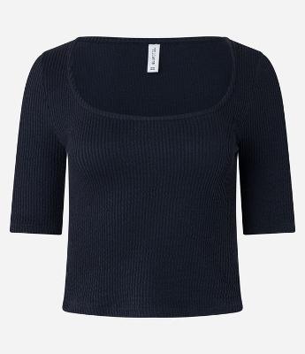 Blusa em Algodão Texturizada e Manga Curta