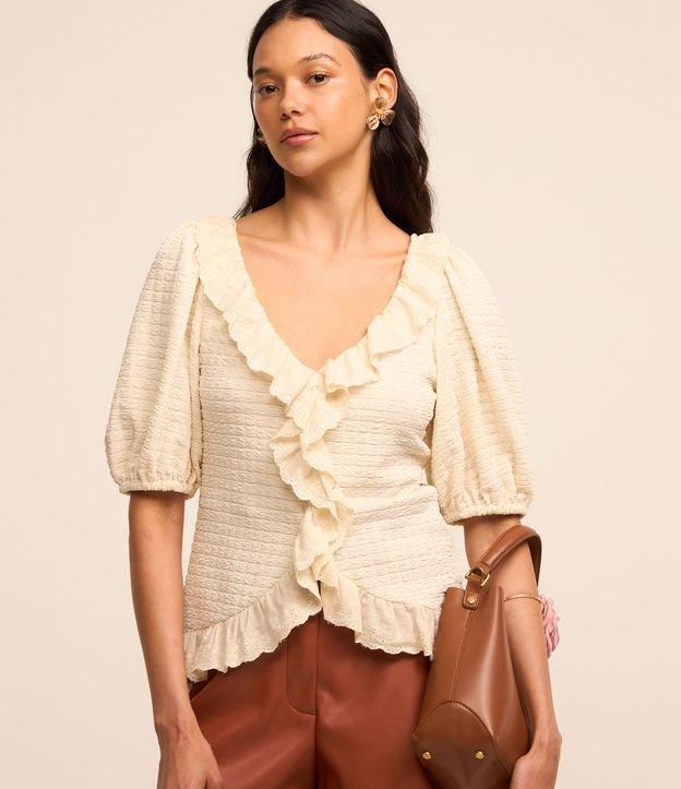 Blusa em Tecido Texturizado com Manga Bufante e Babados - 1