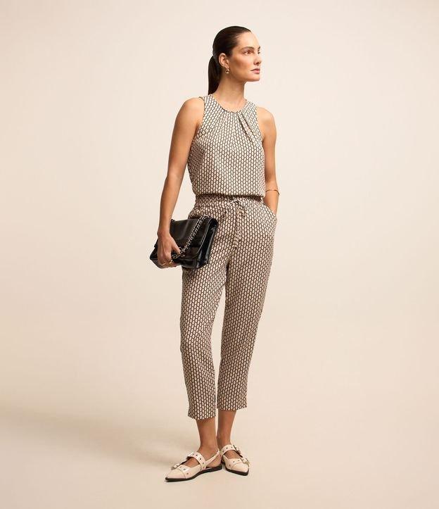Calça Fluida em Crepe com Amarração e Estampa Geométrica - 2