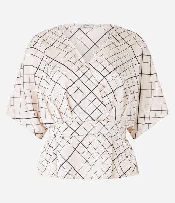 Blusa em Tecido Acetinado com Transpasse e Cintura Ajustada