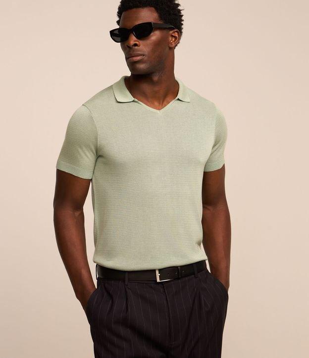 Camisa Polo em Tricô com Gola V - 2