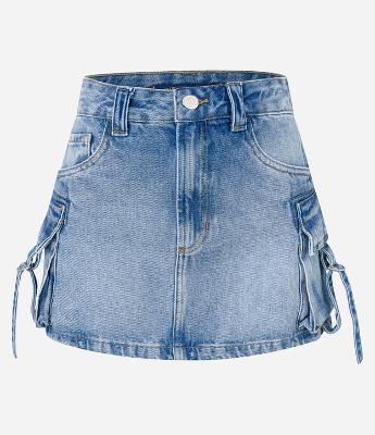 Mini Saia em Jeans Marmorizado com Bolso Cargo Afivelado