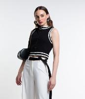 Blusa Sem Manga com Abotoamento Frontal e Textura Canelada - 1