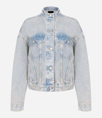 Jaqueta Trucker em Jeans Dirty Washed com Recortes