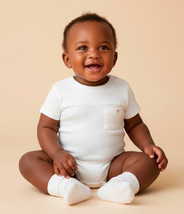 Body Infantil em Algodão com Recorte Canelado e Bolsinho - Tam 0 a 18 meses - 2