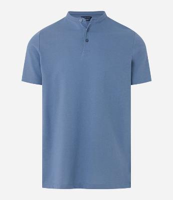 Camiseta em Algodão com Textura e Gola Padre