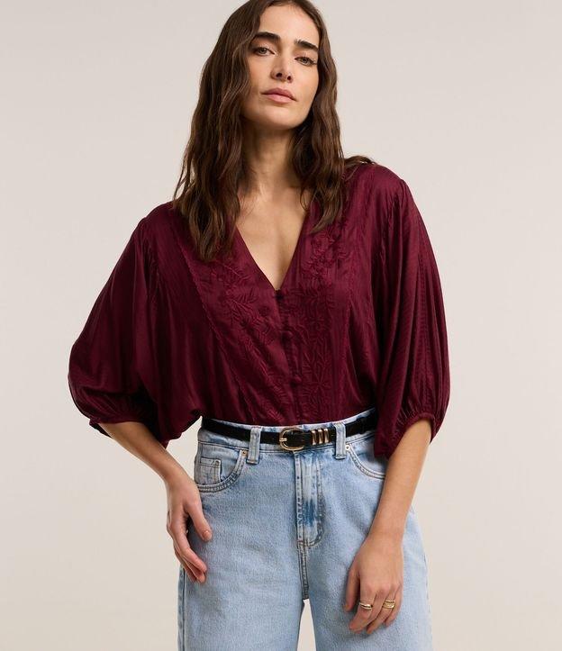 Blusa em Viscose com Abotoamento Frontal e Texturas - 1