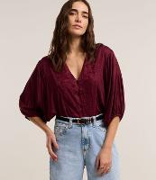 Blusa em Viscose com Abotoamento Frontal e Texturas - 1