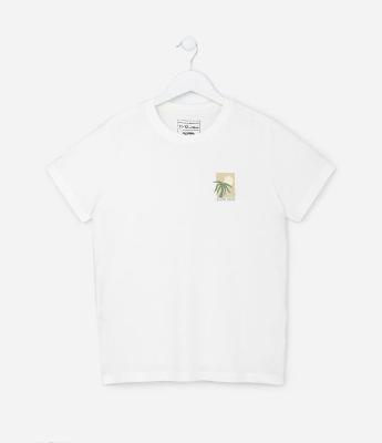 Camiseta Regular Infantil com Estampa no Peito - Tam 5 a 14 anos