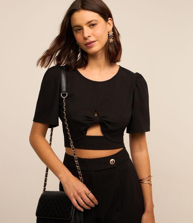 Blusa Cropped em Crepe com Manga Bufante e Detalhe Vazado - 1