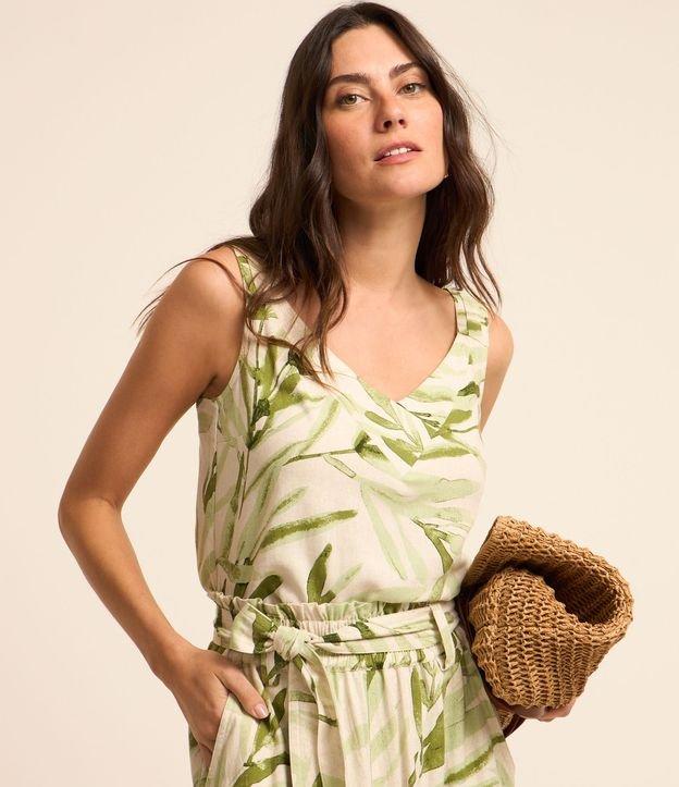 Blusa Sem Manga em Viscolinho com Folhagens Estampadas - 2