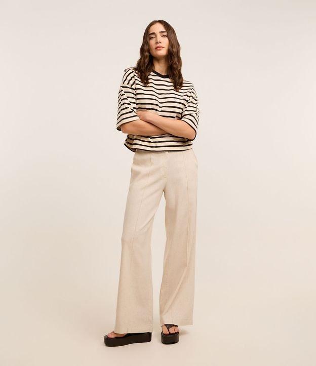 Calça Pantalona em Viscolinho com Fechamento Frontal - 2