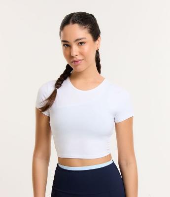 Camiseta Cropped Esportiva com Diferencial Toque Suave