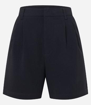 Short Alfaiatado em Crepe com Pregas e Bolsos