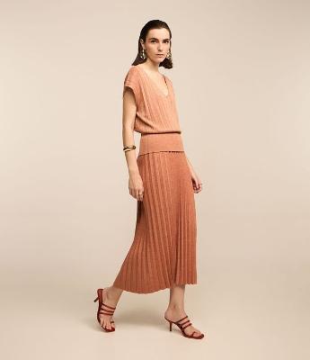Saia Reta Midi em Viscose Plissada com Fio Metalizado