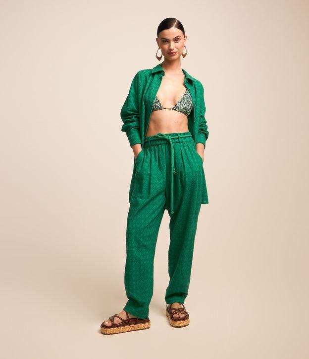 Calça Cenoura em Laise com Cinto e Detalhe de Miçangas - 3