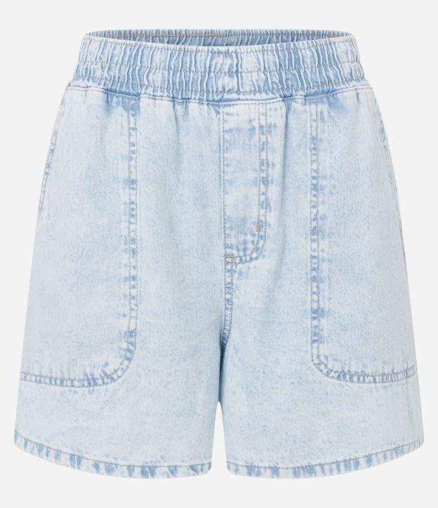 Short em Jeans com Elástico no Cós e Bolsos - 1