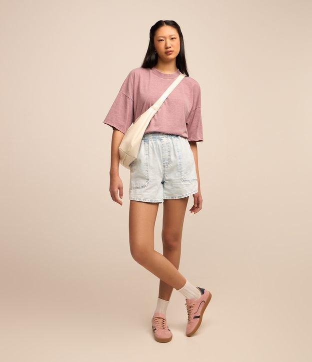 Short em Jeans com Elástico no Cós e Bolsos - 2