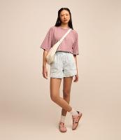 Short em Jeans com Elástico no Cós e Bolsos - 2