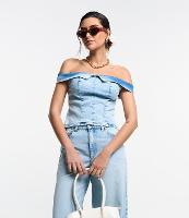 Blusa em Jeans Macio com Decote Ombro a Ombro Virado - 1