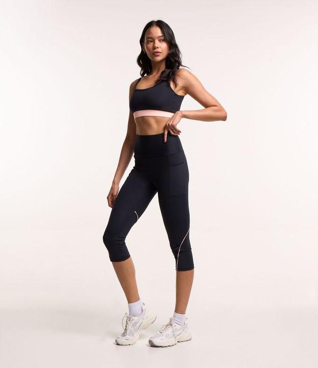 Calça Corsário Esportiva em Poliamida com Bolsos - 1